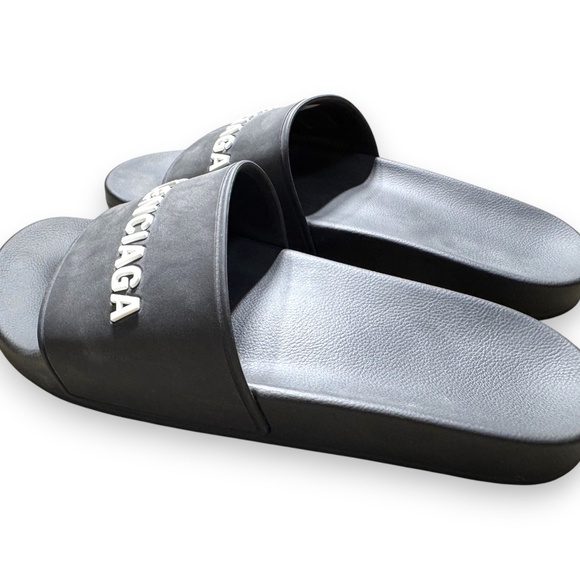 Balenciaga Flip Flops Logo-Detailed Rubber Slides - Picture 6 of 9